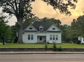 Historic Highland-Game Room & King Beds Entire Home